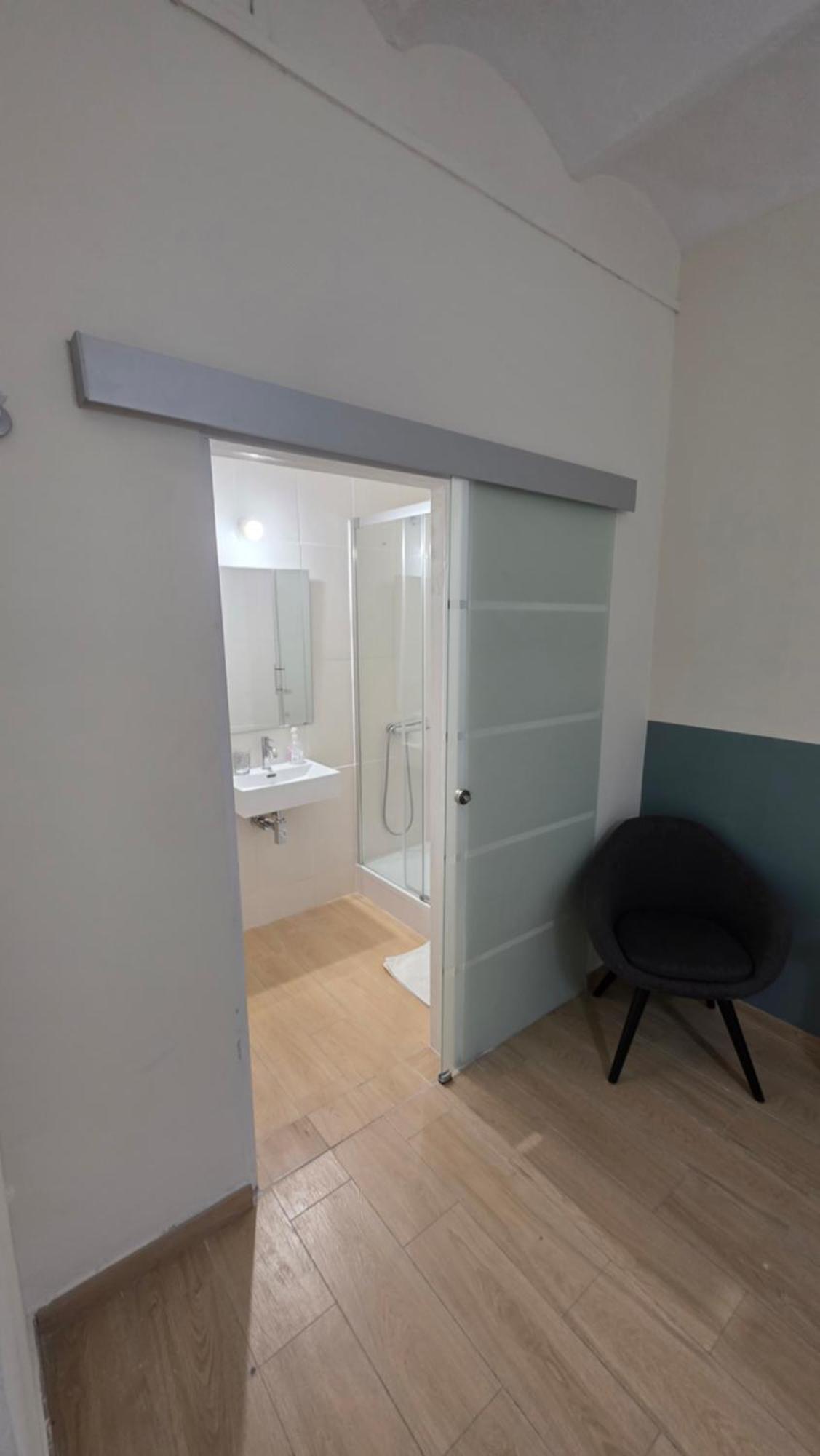 Hostal Muntaner - Barcelona — Photos 2