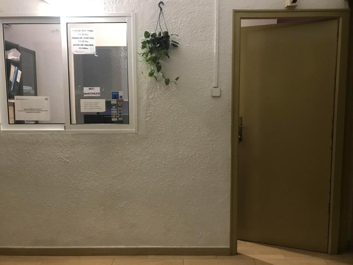 Hostal Muntaner - Barcelona — Photos 1